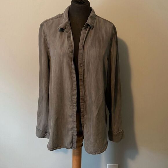 Alexander Jordan Women's Gray Button Up Collared Long Sleeve Soft Denim Shirt - Picture 1 of 12